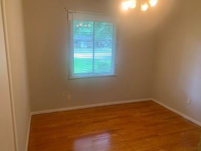 Building Photo - 1411 Greenbrier Dr