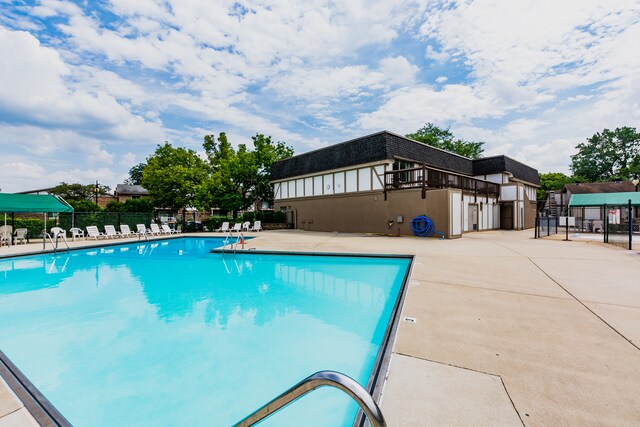 Building Photo - 9s120 Lake Dr