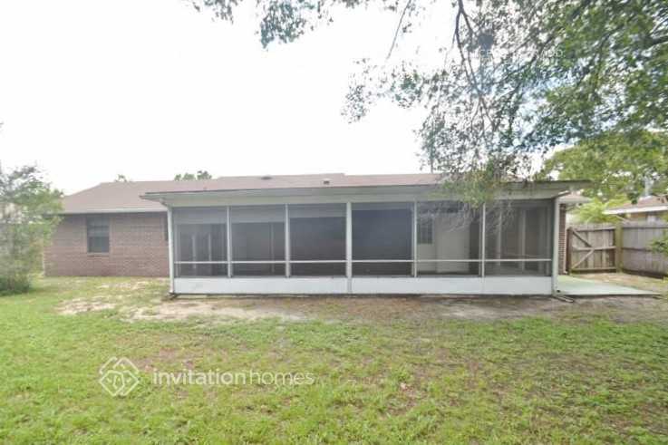 Building Photo - 885 Rayston St
