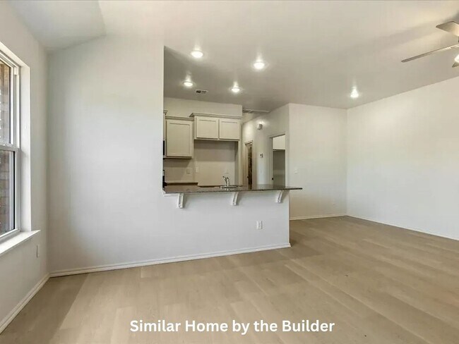 Building Photo - Move-In Ready 2-Bed Home | Garage + Pet Friendly