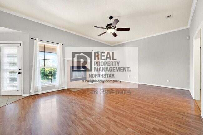 Building Photo - 308 Pin Oak Ln
