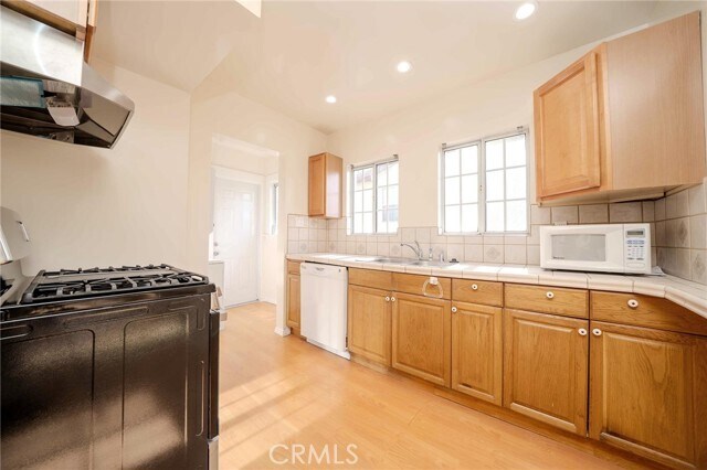 Building Photo - 736 S Gramercy Dr