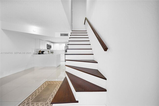 Building Photo - 240 W 68th St