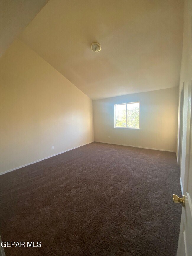 Building Photo - 745 Paseo Sereno Dr