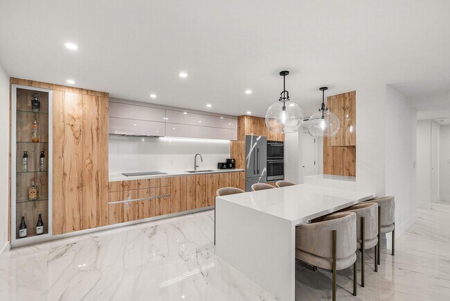 Building Photo - 875 E Camino Real