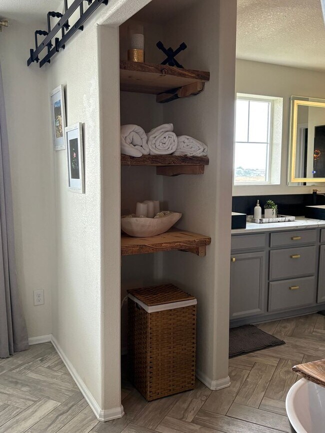 Building Photo - 9541 Pagosa St