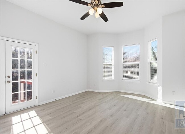 Building Photo - 2104 Cervin Blvd