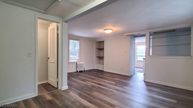 Building Photo - 15 Lindsley Rd