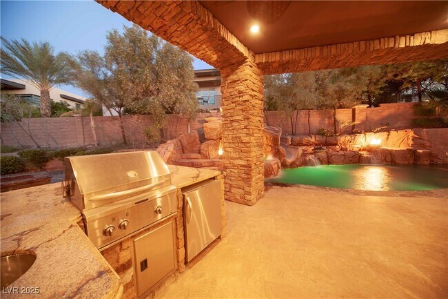 Building Photo - 514 Mandalay Ct