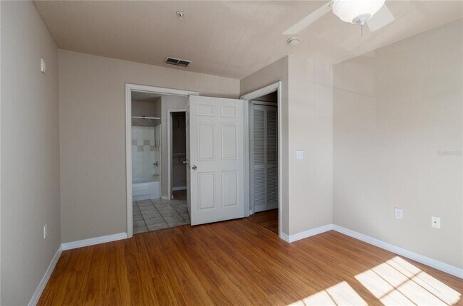 Building Photo - 5500 Rosehill Rd