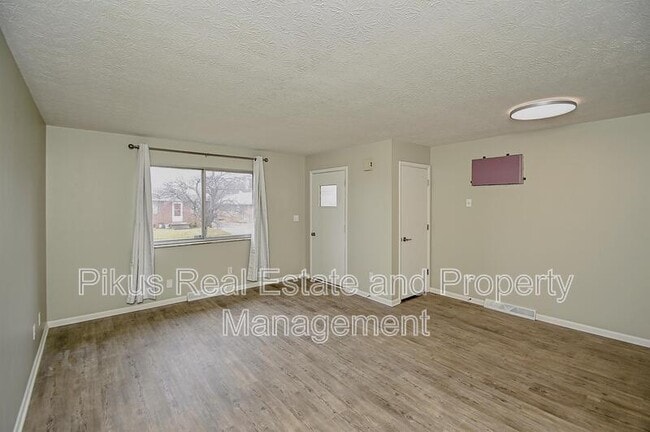 Building Photo - 593 Baldwin Rd