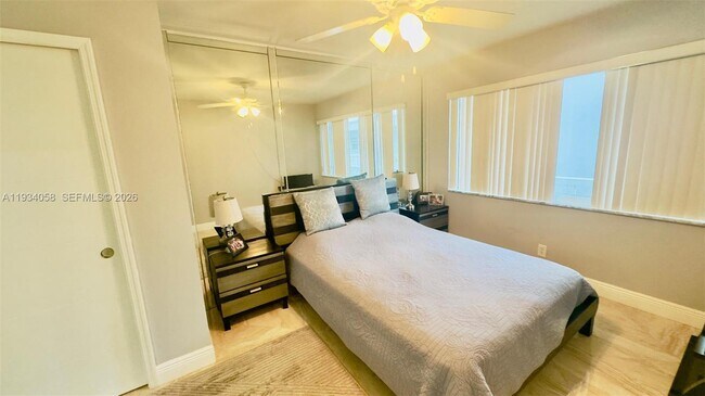 Building Photo - 329 SE 3rd St