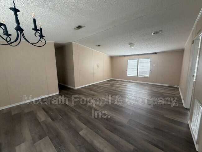 Building Photo - 12703 Lovers Ln