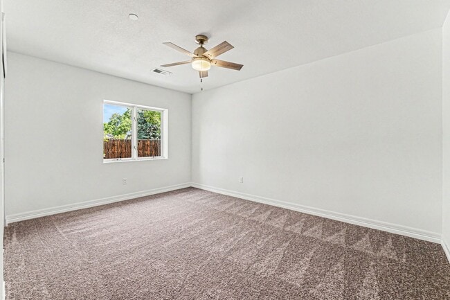 Building Photo - 1205 Raven Pl