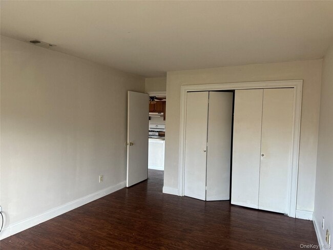 Building Photo - 11 The Rise