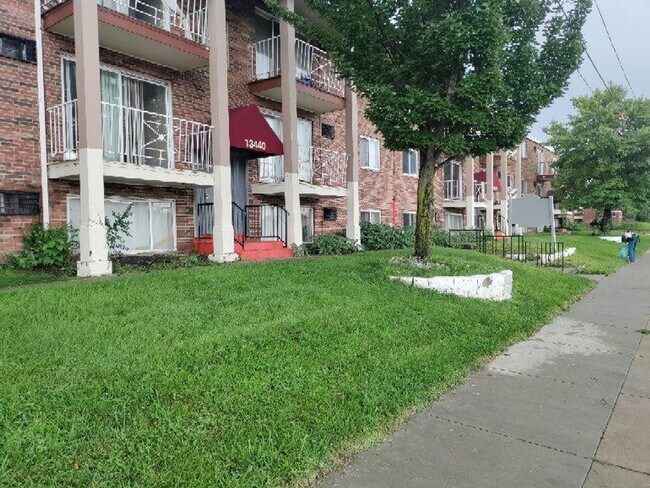 Building Photo - 13430 Euclid Ave