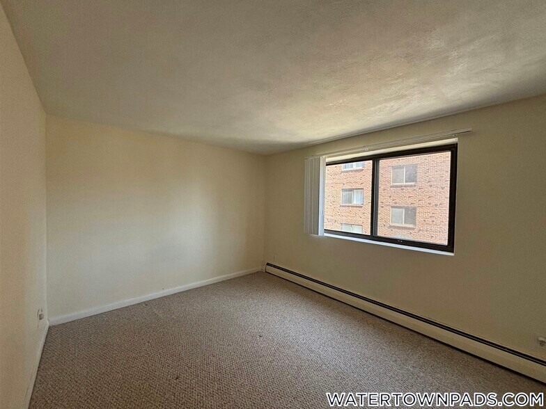 Building Photo - 245 Main St