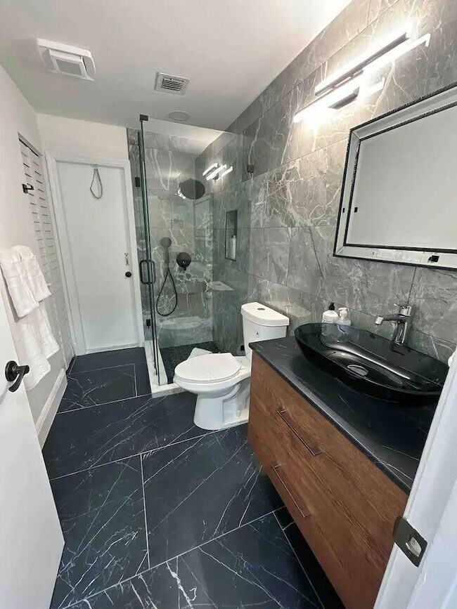 Building Photo - 1255 Periwinkle Pl