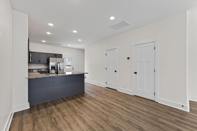 Building Photo - 309 Front Rdg Cir
