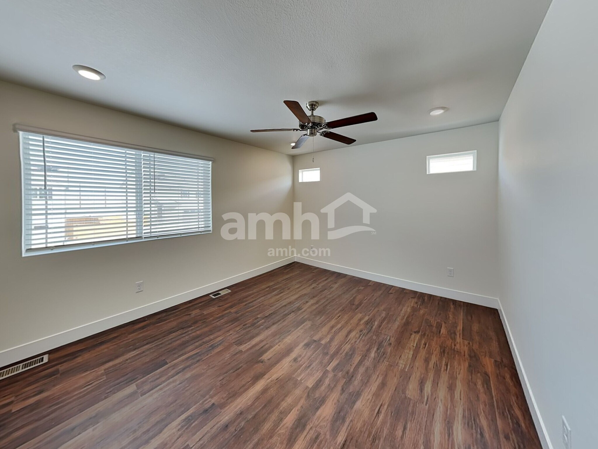 Building Photo - 11553 W Mesquite St