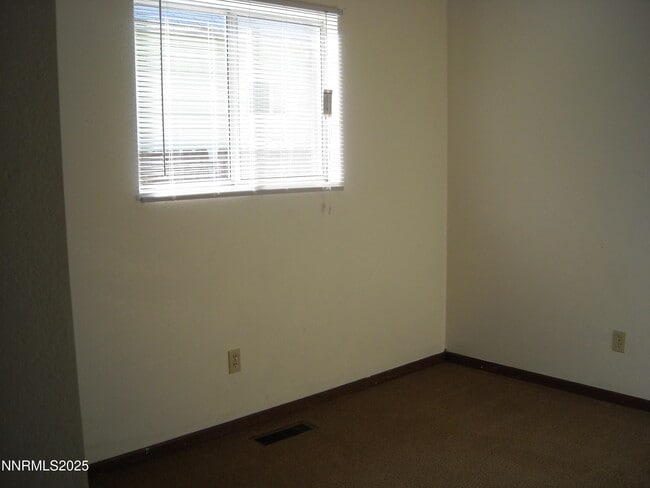 Building Photo - 62 N Laverne St