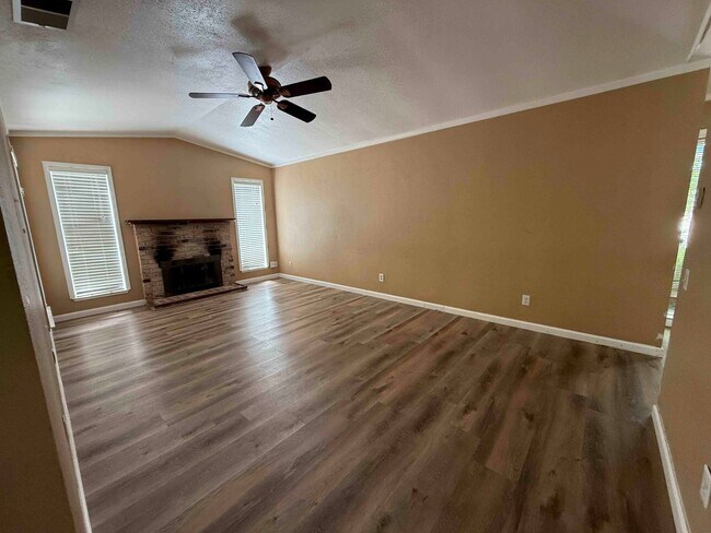 Building Photo - Great 3 Bedroom 2 Bath Home in Rancho Cordova