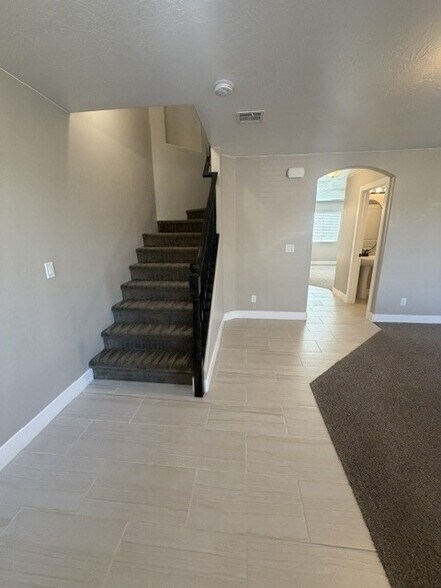 Building Photo - 3239 S 840 E