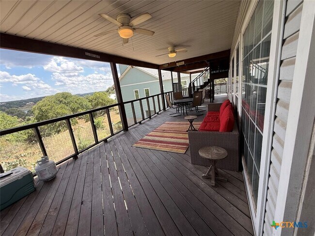 Building Photo - 1832 Canyon Lake Dr