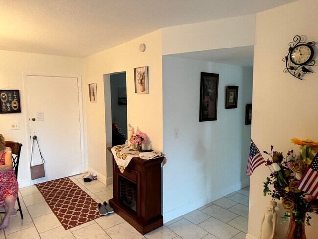 Building Photo - 502 Davis Rd