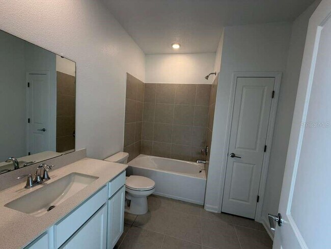 Building Photo - 7381 Ivy Tendril Ave