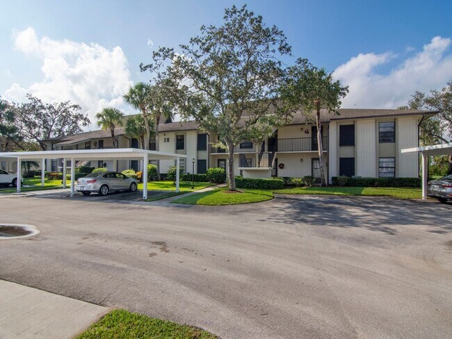 Building Photo - 28 Plantation Dr
