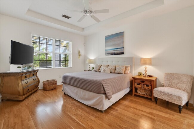 Building Photo - 425 SW Talquin Ln