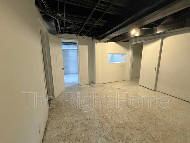 Building Photo - 3330 N 59th St