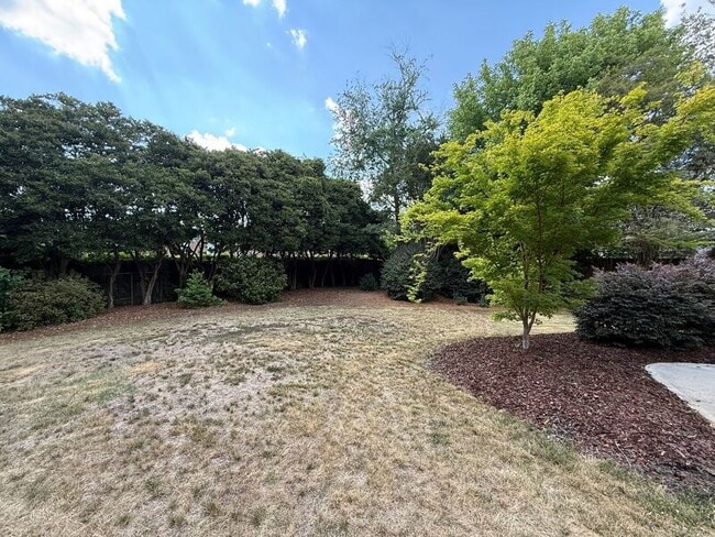 Building Photo - 5017 Sandlewood Dr