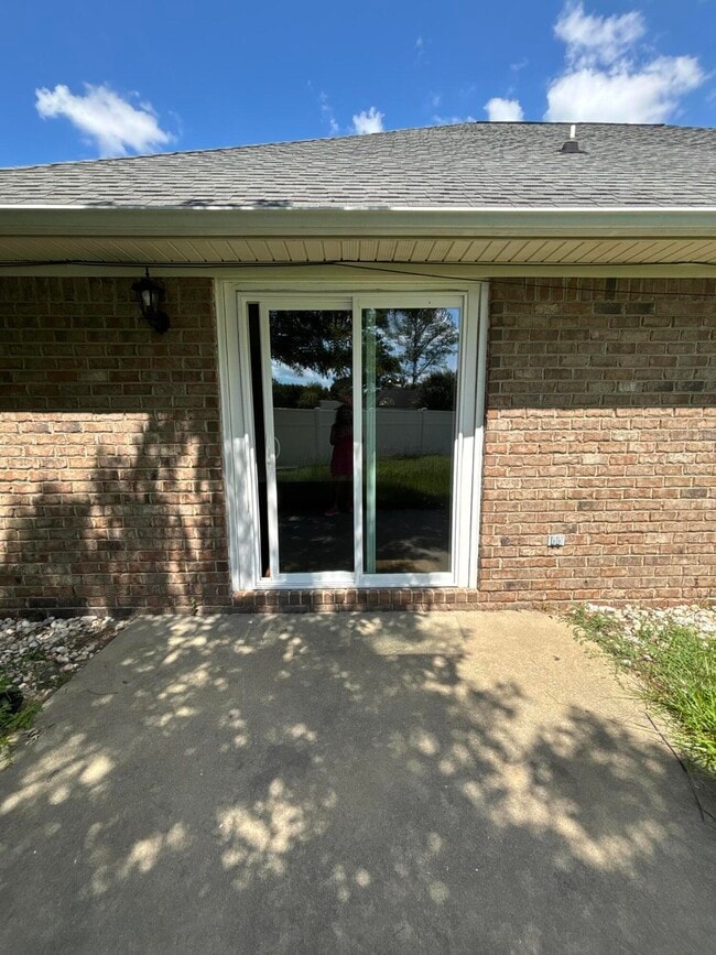 Building Photo - 20 Walden Cir