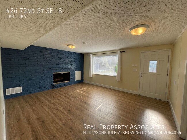 Building Photo - Beverly Lake 2 Bed, 1.5 Bath, Available NOW!
