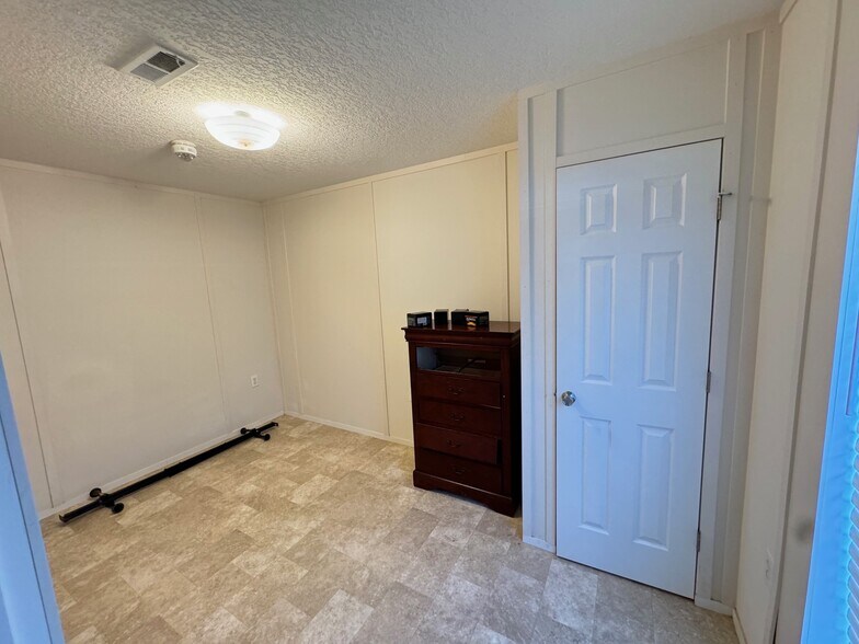 Building Photo - 65188 Highway 1058