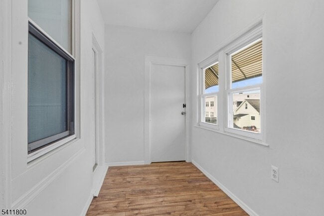 Building Photo - 315 E 18th St