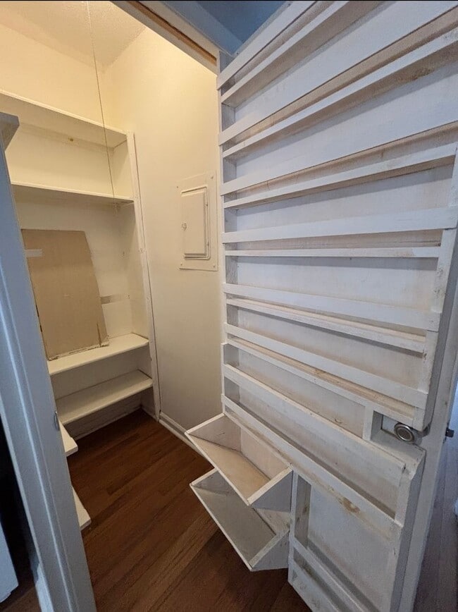 Building Photo - Spacious 2-bedroom, 2.5-bathroom condo in Chapel Watch