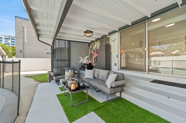 Building Photo - 140 N Carson Rd