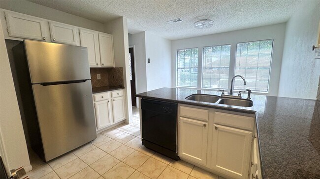 Building Photo - 9826 Chiselhurst Dr