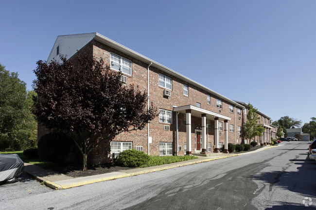 Building Photo - Chestnut Heights Apartments