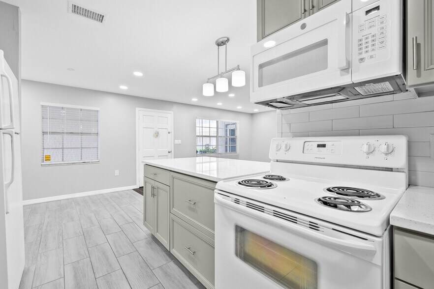 Building Photo - 4325 Aegean Dr