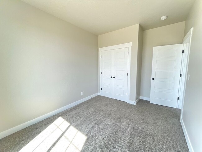 Building Photo - 3 bed 2 bath House in Nephi