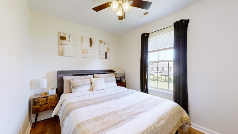 Building Photo - 253 White Oak Rd