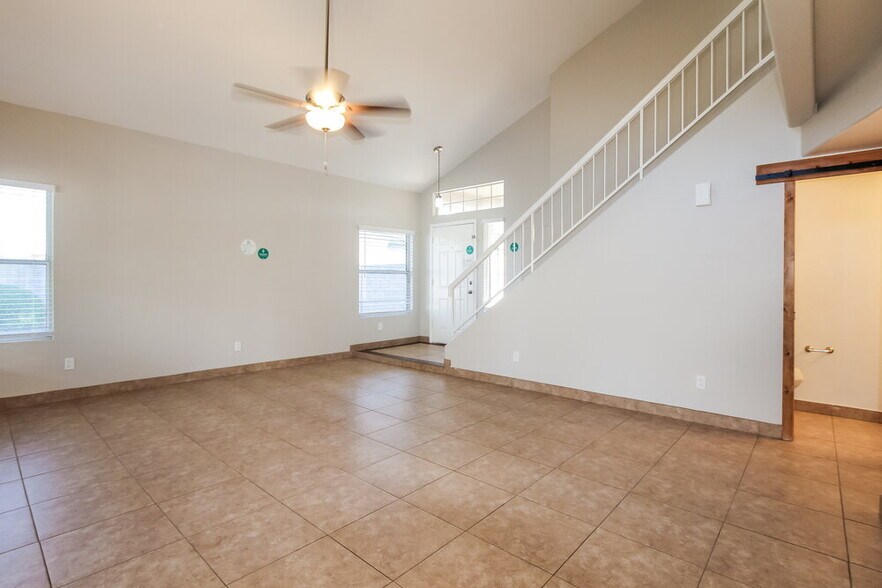 Building Photo - 536 E Marco Polo Rd