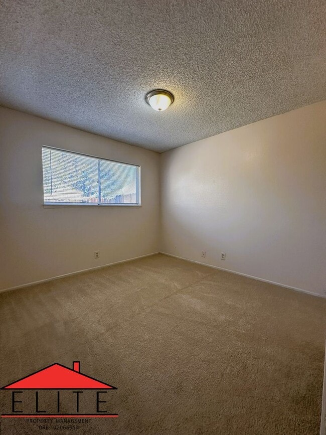 Building Photo - 736CO