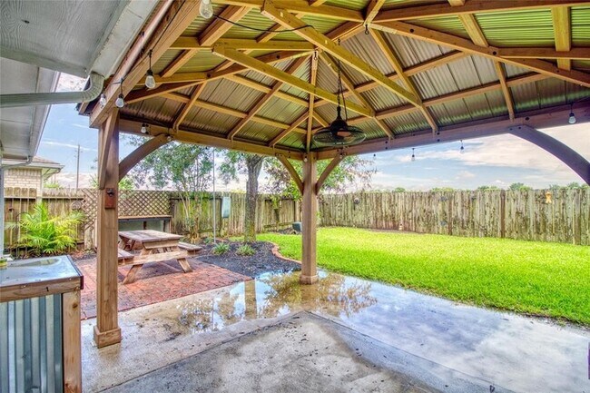 Building Photo - 21222 Somerset Park Ln