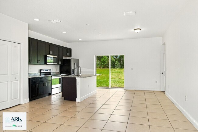 Building Photo - 16673 SW 21 Cir