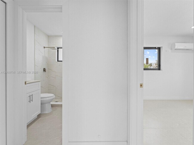 Building Photo - 1366 W 29th St